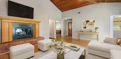 29873 Circle R Creek Ln, Escondido