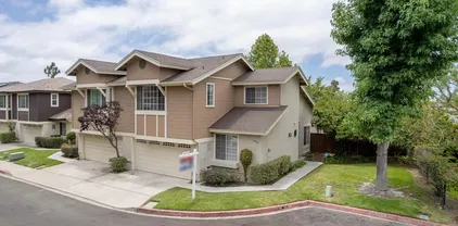 3298 Old Heather Rd, Linda Vista