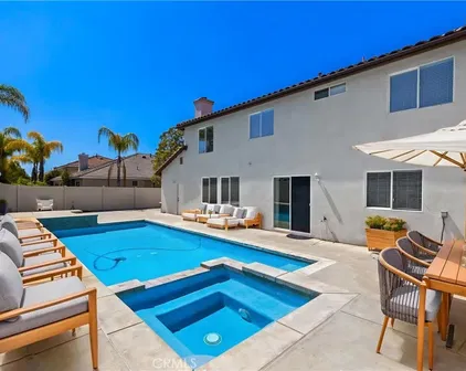 26054 Pine St, Murrieta