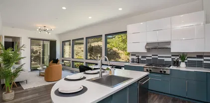 8570 Aspect Dr, Mission Valley