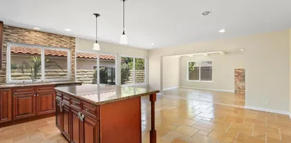 8761 Menkar Rd, Mira Mesa