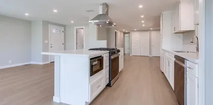 1145 E Barham Dr Unit 204, San Marcos