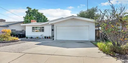 4760 73rd St, La Mesa