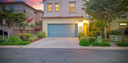 2076 Blue Oak Ln, Vista