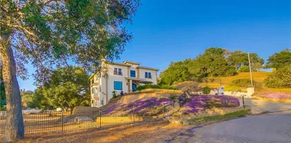 2424 Gird Rd, Fallbrook