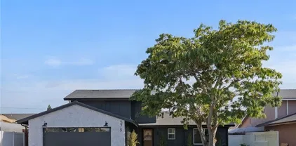 575 Traverse Dr, Costa Mesa