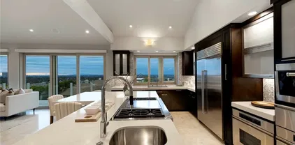 9 Saint Tropez, Newport Beach