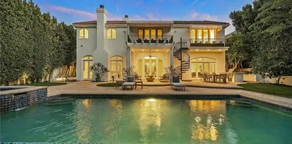 11709 Wetherby Ln, Los Angeles