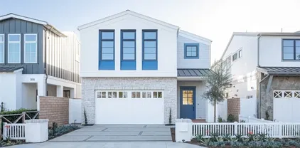 387 La Perle Pl, Costa Mesa
