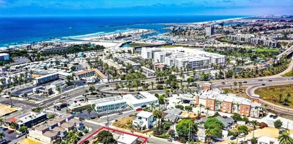 722 N Freeman St, Oceanside