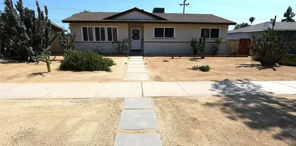 938 E Lugonia Ave, Redlands