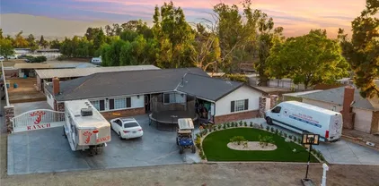1454 Hilltop Ln, Norco