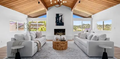 4242 Avenida Gregory, Spring Valley
