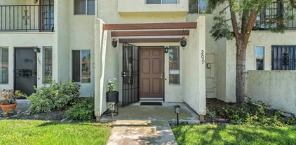 209 Espanas Gln, Escondido