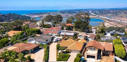 2476 Pinewood St, Del Mar