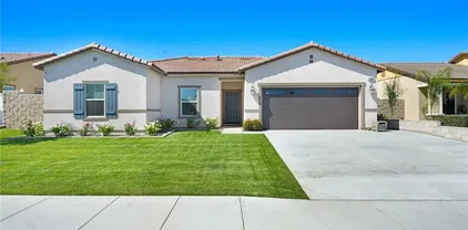 26083 Redoak St, Menifee