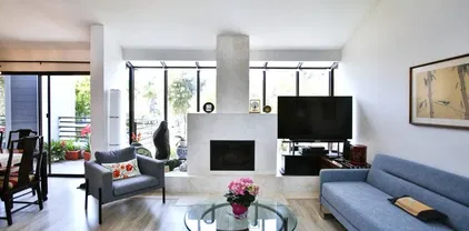 270 Cagney Ln Unit 301, Newport Beach