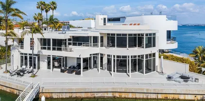 1 The Pt, Coronado