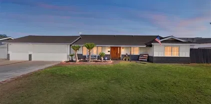 2385 Three Bar Ln, Norco