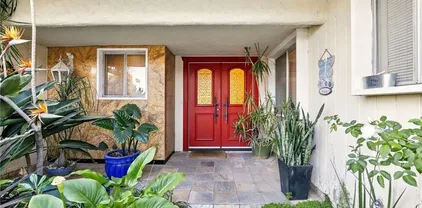 18800 Pasadero Dr, Tarzana