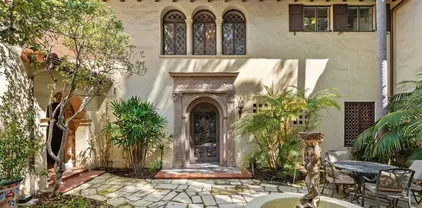 200 Fern Dr, Pasadena