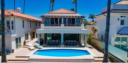 8 Buccaneer Way, Coronado