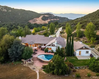 41275 Hacienda Dr, Murrieta