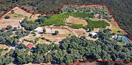 17825 Bear Valley Ln, Escondido