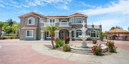27355 Stonehenge Cir, Hemet