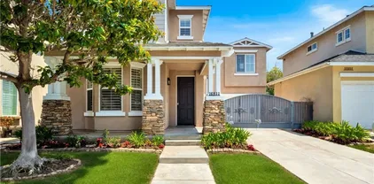 16832 Roosevelt Ln, Huntington Beach