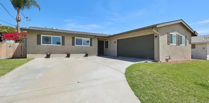 8374 Lake Gaby Ave, San Carlos