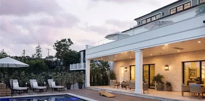 702 Saint James Pl, Newport Beach