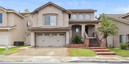 32 Carriage Dr, Lake Forest