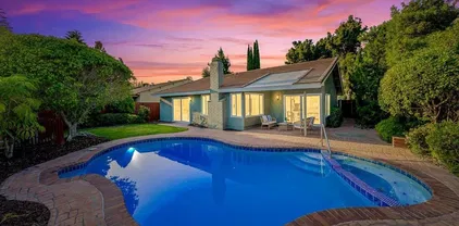 10437 Hermanos Rd, Tierrasanta
