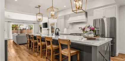 2080 Orange Ave, Costa Mesa