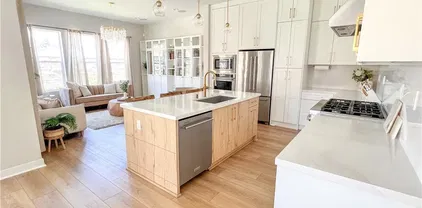 331 Newton, Lake Forest