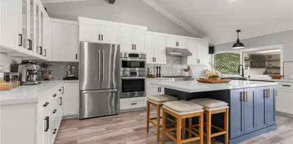 24202 Carrillo Dr, Mission Viejo