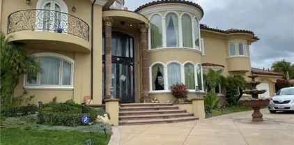 18677 Mesa Dr, Villa Park