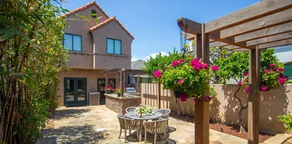 867 E Ave, Coronado