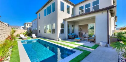 111 Edna Pkwy, Lake Forest