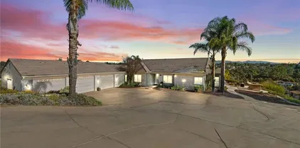 2240 Aqua Hill Rd, Fallbrook