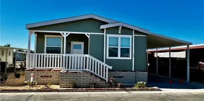 2205 W Acacia Ave Unit 93, Hemet