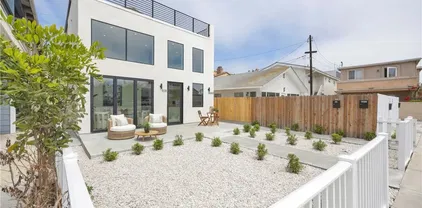 808 W Balboa Blvd, Newport Beach