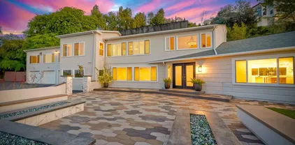 9945 Alto Dr, La Mesa