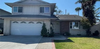 19691 Canberra Ln, Huntington Beach