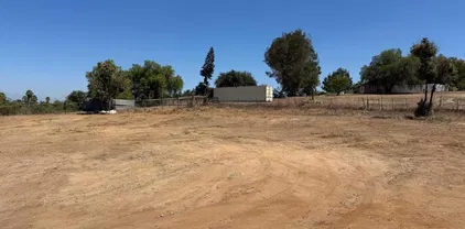 2055 Riviera Dr, Vista