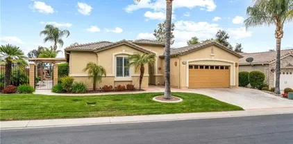 500 Olazabal Dr, Hemet