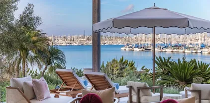 755 Rosecrans St, Point Loma (Pt Loma)