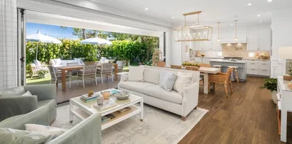 552 G Ave, Coronado