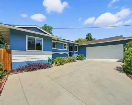 6250 Primrose Dr, La Mesa